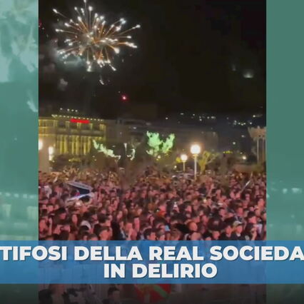 La Real Sociedad vince la Coppa del Re: la festa in piazza a San Sebastian