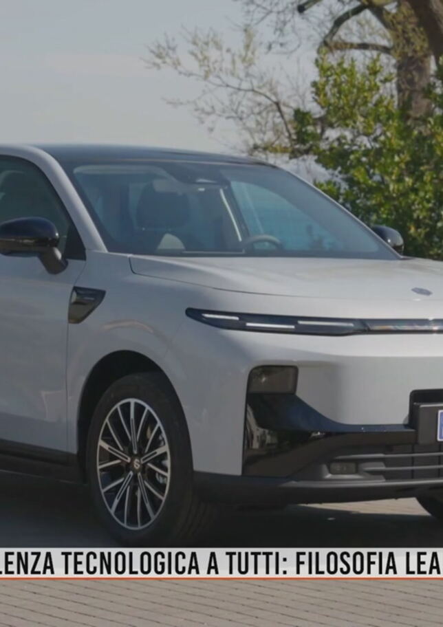 Leapmotor B10 REEV hybrid: essenziale, spaziosa ed elegante