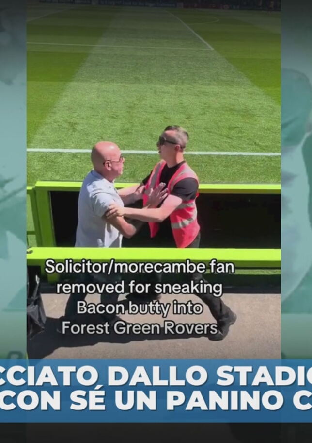 Cacciato dallo stadio per avere con sé un panino col bacon