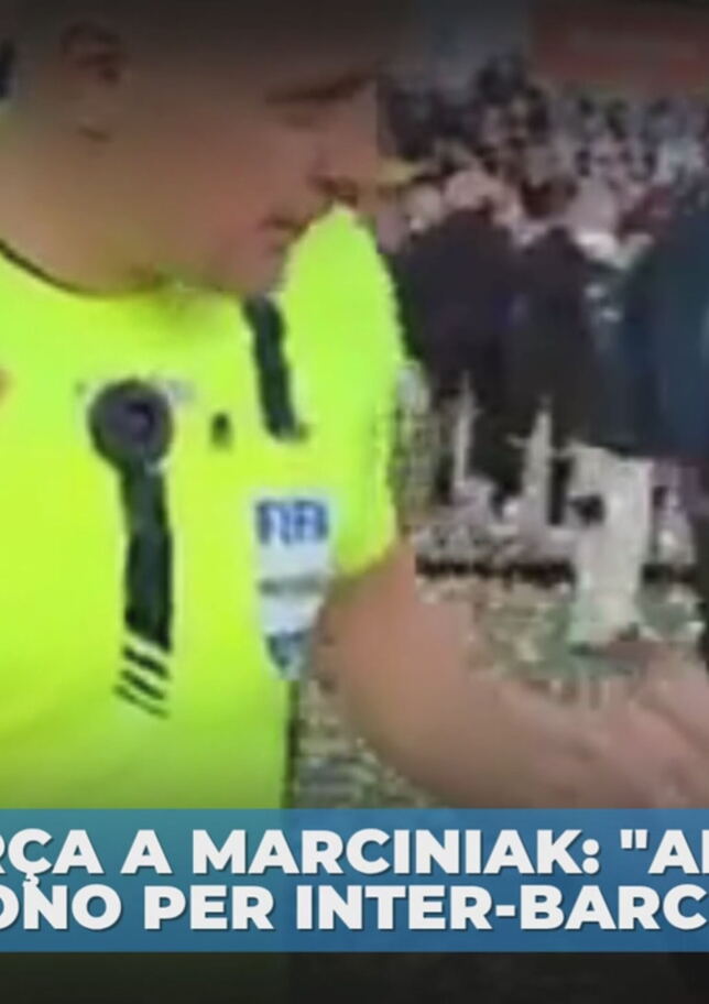 Tifoso Barca a Marciniak: "Ancora non ti perdono per Inter-Barcellona"