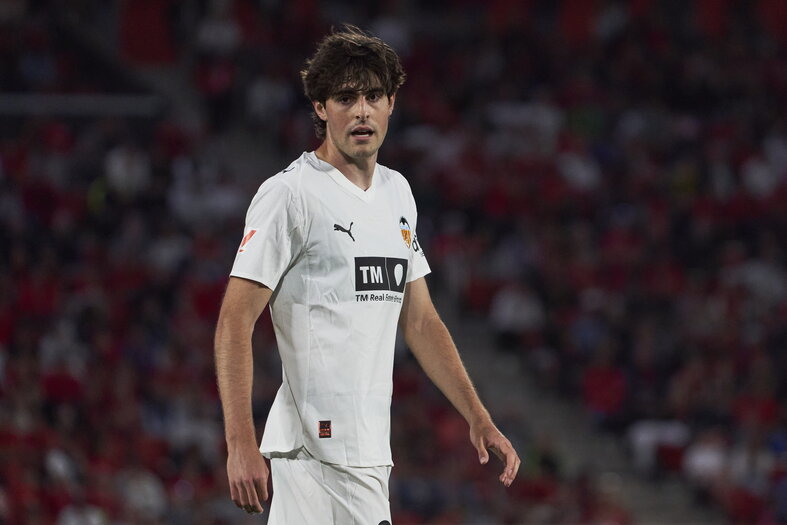 Milan, rivoluzione a centrocampo: Allegri punta Javi Guerra
