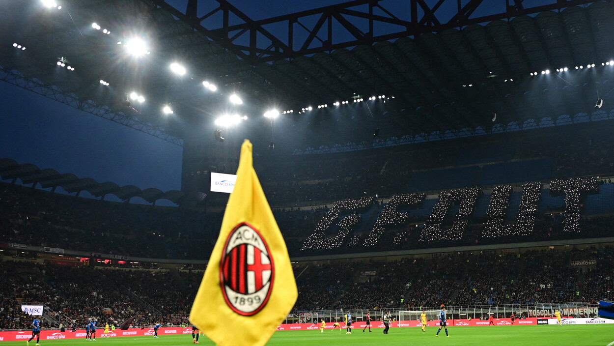 Da Furlani out alla Curva Sud svuotata: le FOTO della protesta rossonera