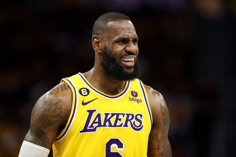 Nba, LeBron apre al ritiro dopo il ko dei Lakers