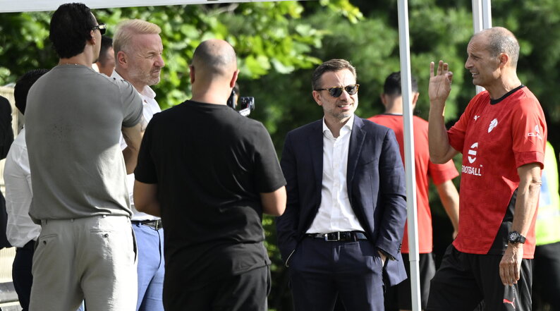 Allegri e i dirigenti cambiano di nuovo i piani del Milan verso Genova: squadra in ritiro 'solo' da giovedì