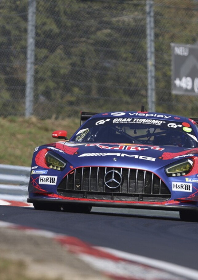 Max Verstappen pronto per la 24 ore del Nurburgring