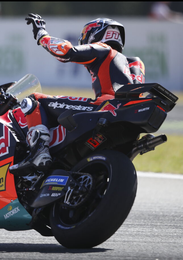 Acosta in pole a Barcellona davanti a Morbidelli, Bezzecchi partirà 12esimo