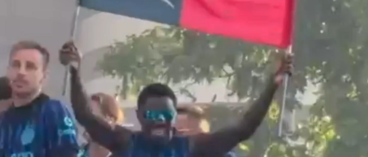 Festa Inter, Thuram e lo striscione anti-Milan: spunta il disegno del topo