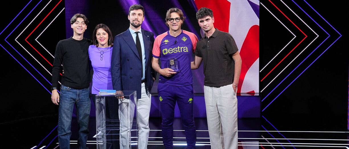 Fiorentina, Vanoli premiato 25 anni dopo il gol della finale di Coppa Italia
