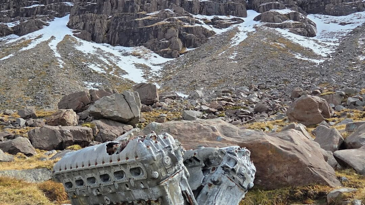 Un motore V12 abbandonato tra le montagne