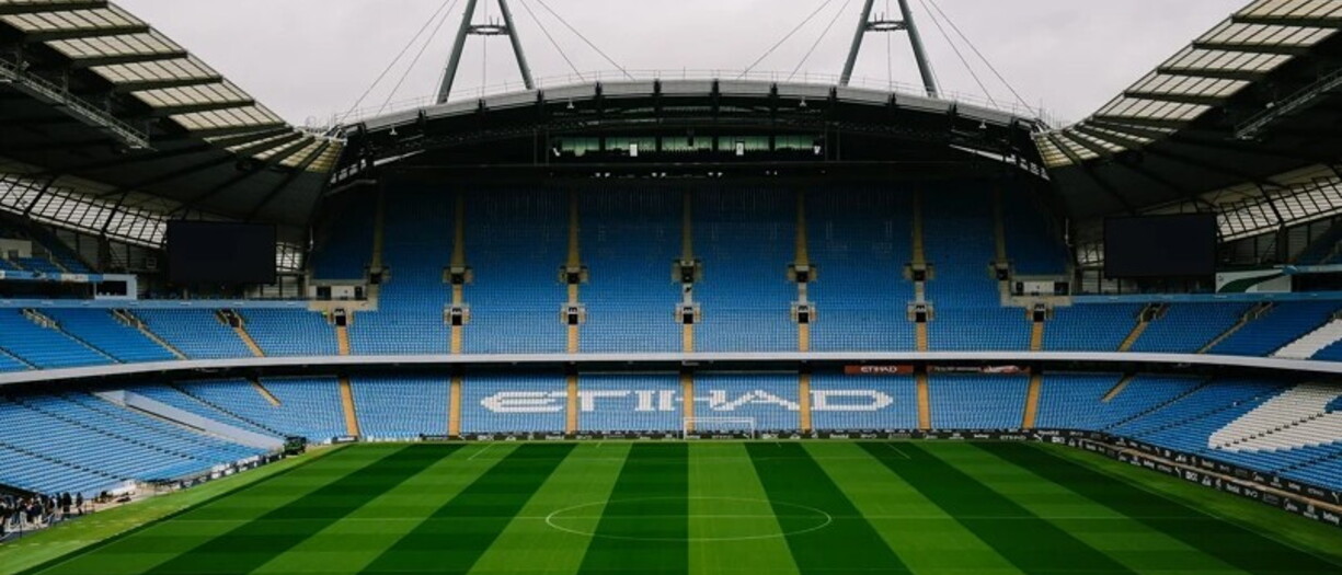 Il City omaggia Guardiola: una statua all'Etihad Stadium e una tribuna con suo nome