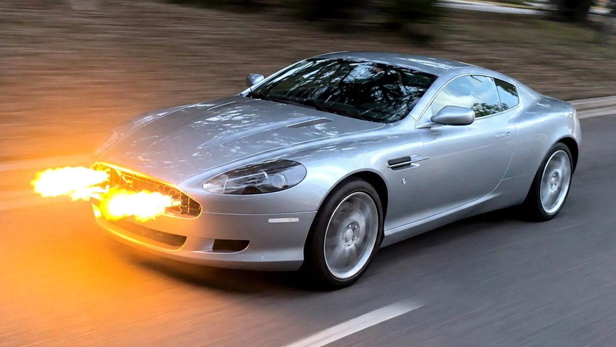 Un'Aston Martin con un vero lanciafiamme è in vendita