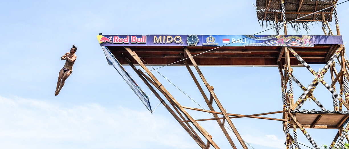 Tuffi dalle grandi altezze, partita da Bali la Red Bull Cliff Diving