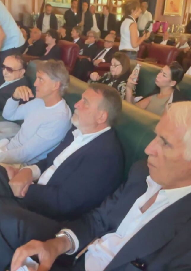 Mancini al Premio USSI e il dribbling sulla Nazionale