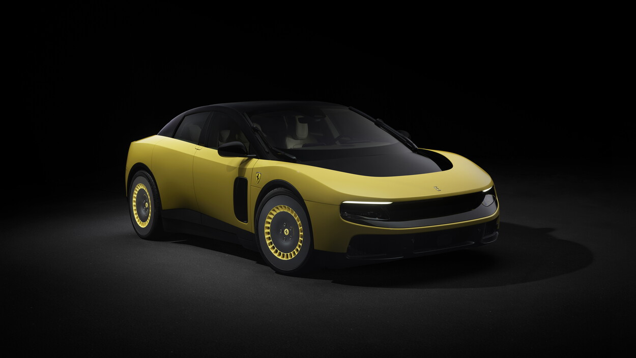 Tutti i numeri della Ferrari Luce: 1050 Cv e cinque posti