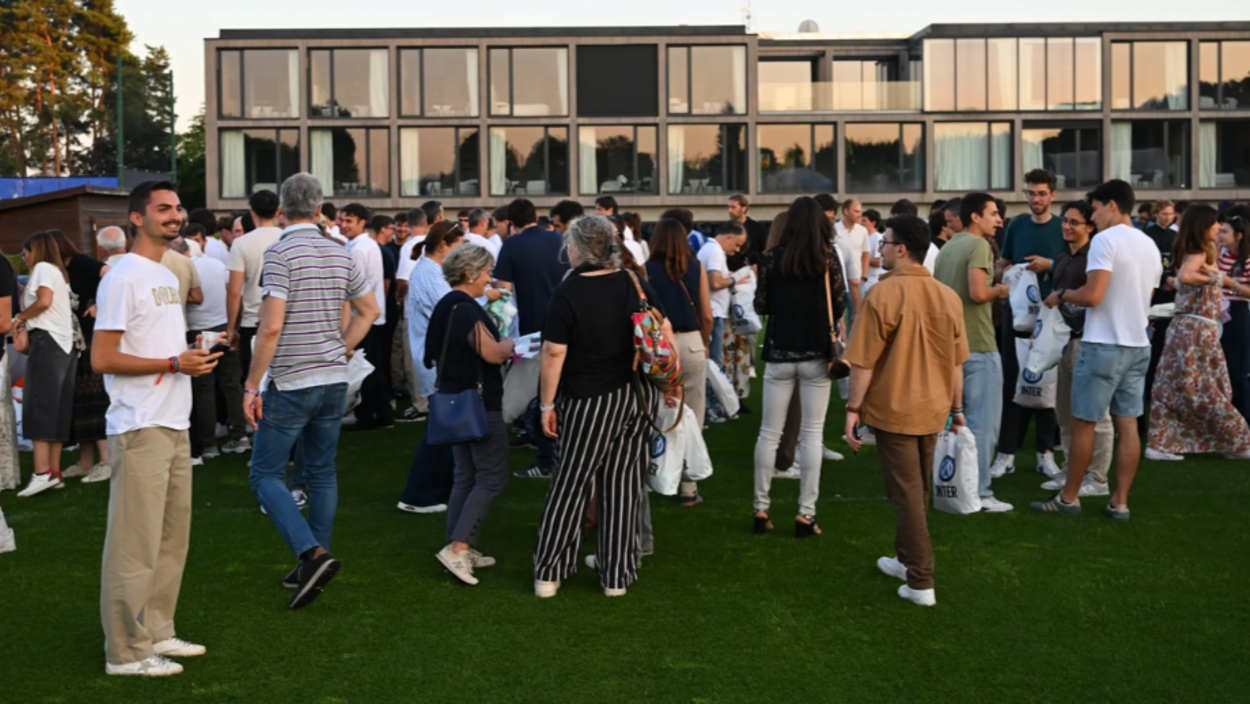 L'Inter celebra il Double in famiglia: serata di festa alla Pinetina
