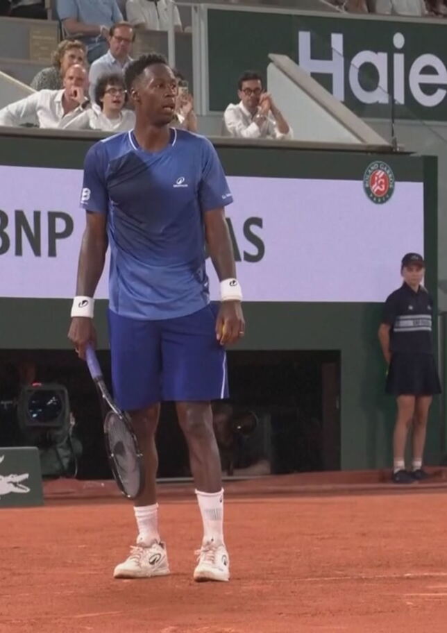 Monfils, l'addio al Roland Garros che commuove tutti
