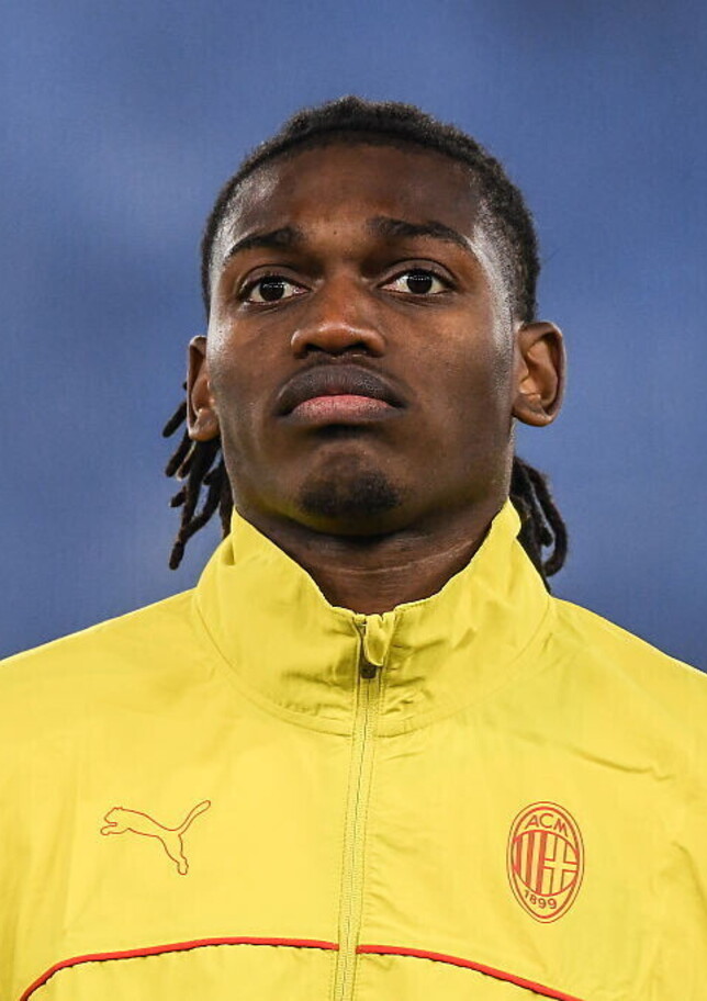 Milan, cercasi acquirenti per Leao: il prezzo, le piste estere e l'indizio social sotto il post di Maldini