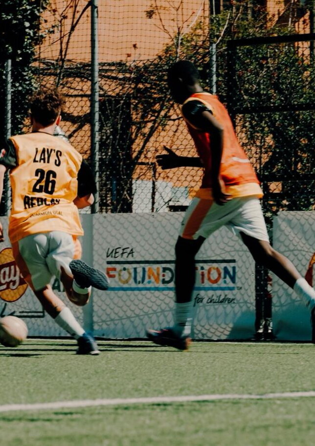 Lay's RePlay 2026: il progetto sociale fa tappa a Torino e Napoli con la World Cup League
