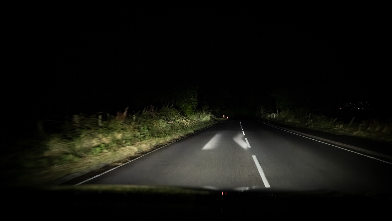 Le luci Led delle automobili sono troppo accecanti