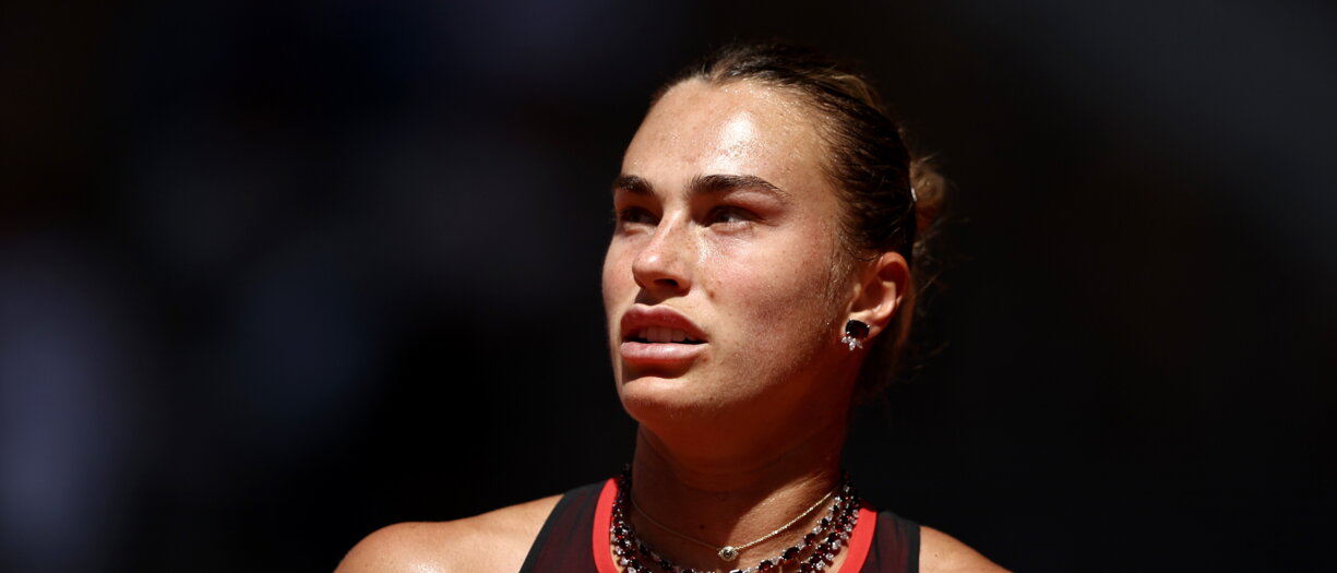 Roland Garros, Sabalenka in campo con collane e orecchini da 140 mila euro