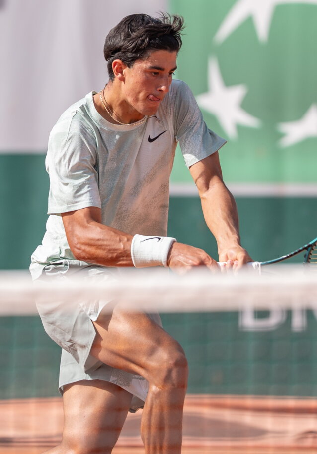 Roland Garros 2026, netta sconfitta per Cinà: De Jong domina e accede al terzo turno