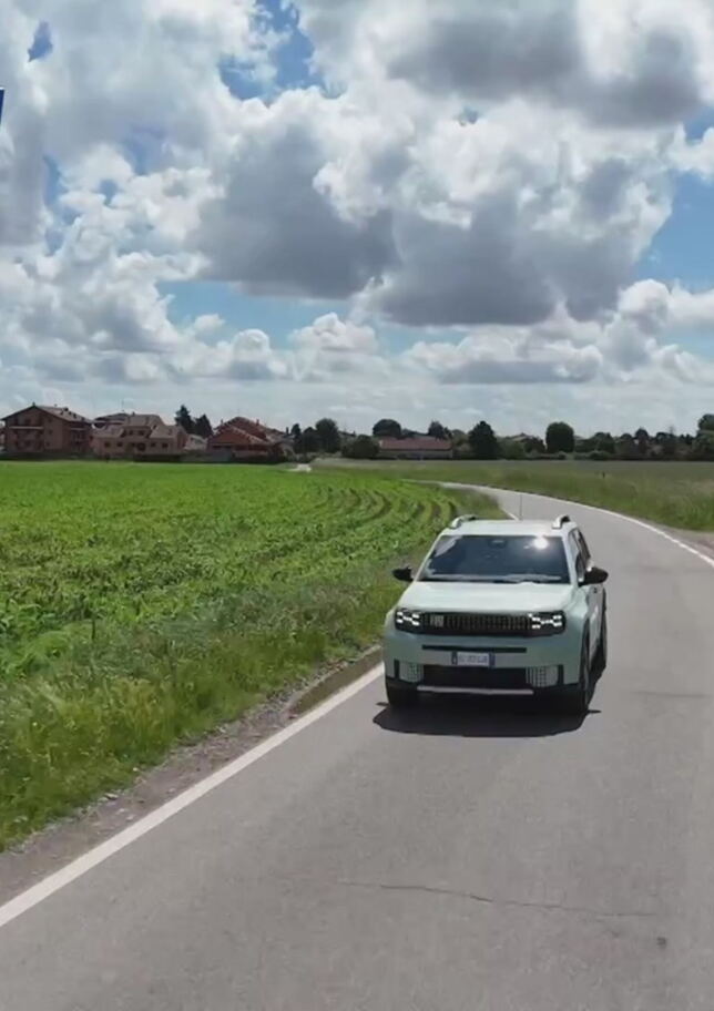 Nuova Fiat Grande Panda Turbo 100