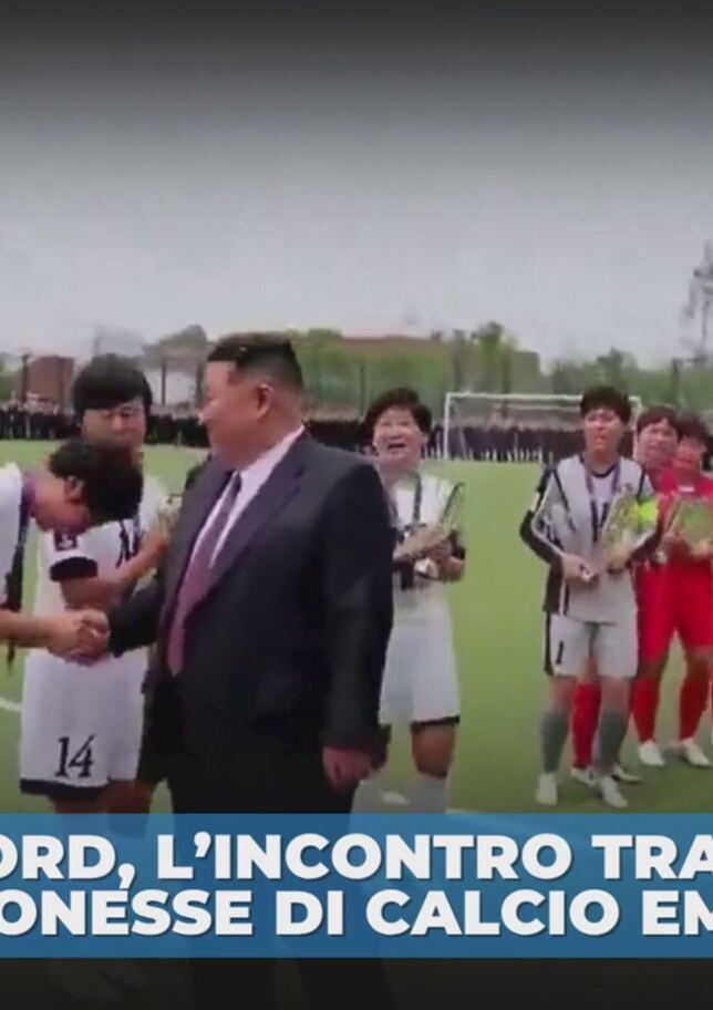 Corea del Nord, Kim Jong-Un incontra le campionesse di calcio in lacrime