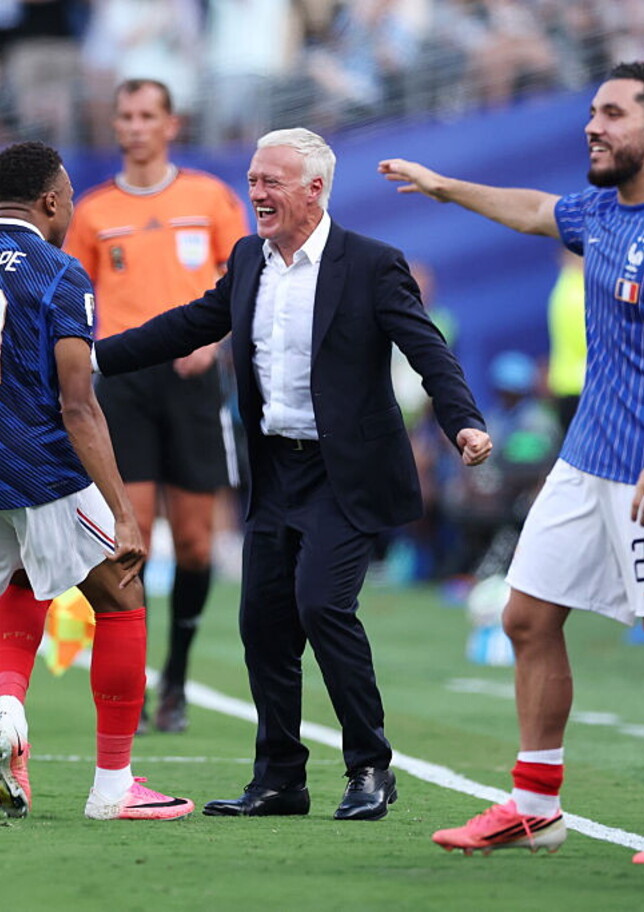 Mbappé serve un'altra doppietta, Olise regala assist: tris Francia alla Svezia, agli ottavi c'è il Paraguay