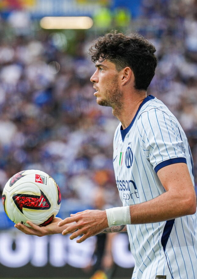 Super Diouf ribalta il Karlsruher nel recupero: l'Inter vince in rimonta 2-1