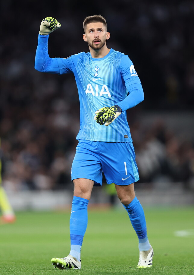Portiere Juve: il Psg sta per convincere Suzuki, Vicario pronto alla scalata