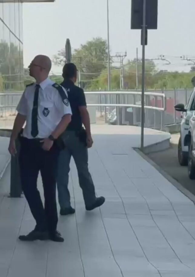Juve, finalmente Kolo Muani! Le immagini dell'arrivo a Torino