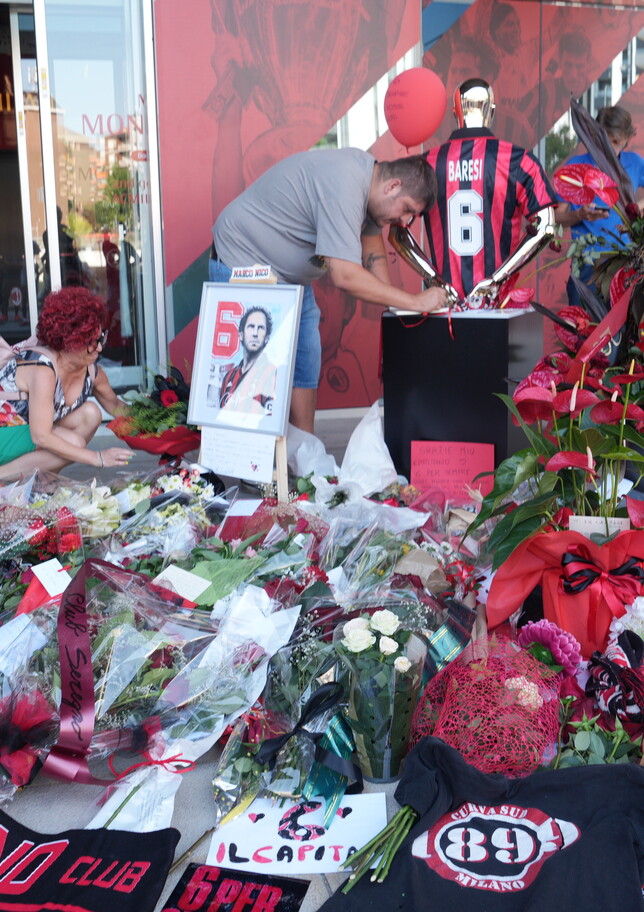 Attese migliaia di tifosi domani ai funerali di Baresi: presenti Pulisic e Gimenez, ma anche Real e Barça