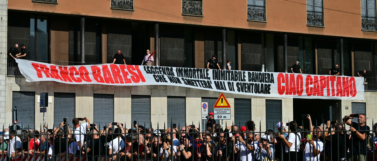 Funerali Franco Baresi: Scaroni e Cardinale contestati davanti a Sant'Ambrogio