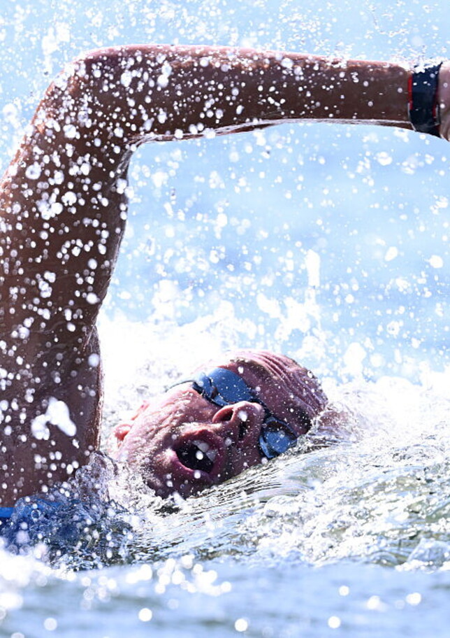 Paltrinieri, la rimonta finale non basta per la medaglia nella 10 Km di fondo: oro europeo al tedesco Wellbrock