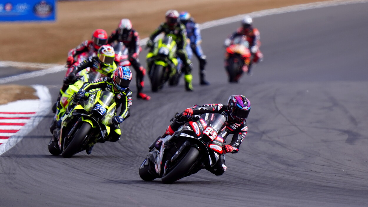 Tripletta Aprilia nella Sprint di Silverstone