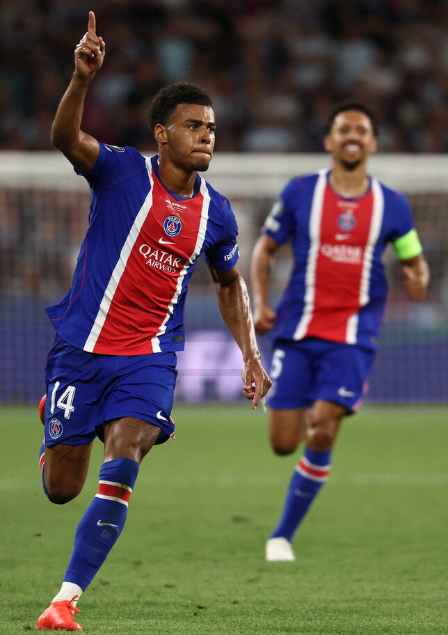 Psg piglia tutto: Doué regala a Luis Enrique la seconda supercoppa europea di fila