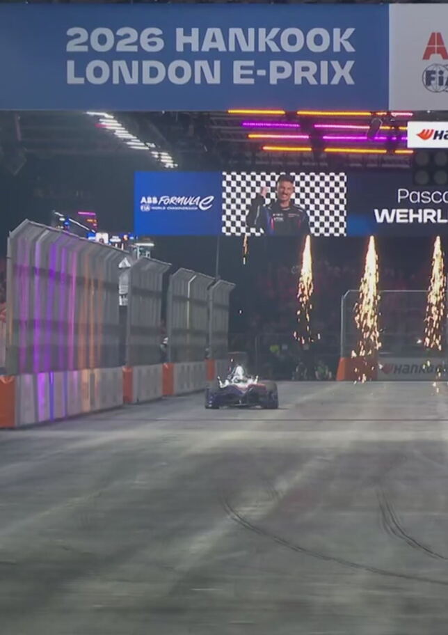 Il giro finale di gara 1 a Londra