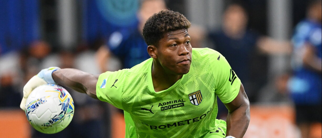 Parma, è fatta per Suzuki all'Aston Villa: si riapre l'ipotesi per Martinez alla Juventus, riflessioni in corso
