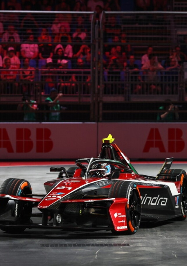 Sorpresa nelle qualifiche a Londra: pole De Vries, doppietta Mahindra con Mortara secondo