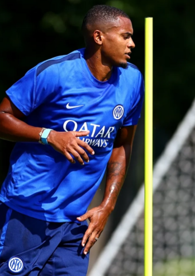 Akanji: "Stones nel posto giusto per una difesa tostissima: ora al top anche in Champions"