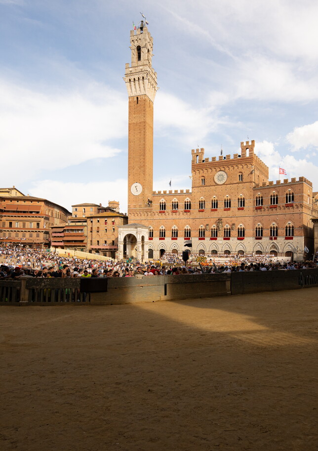 Palio di Siena, leggendario Tittia! Vince il Nicchio, poi paura per la caduta