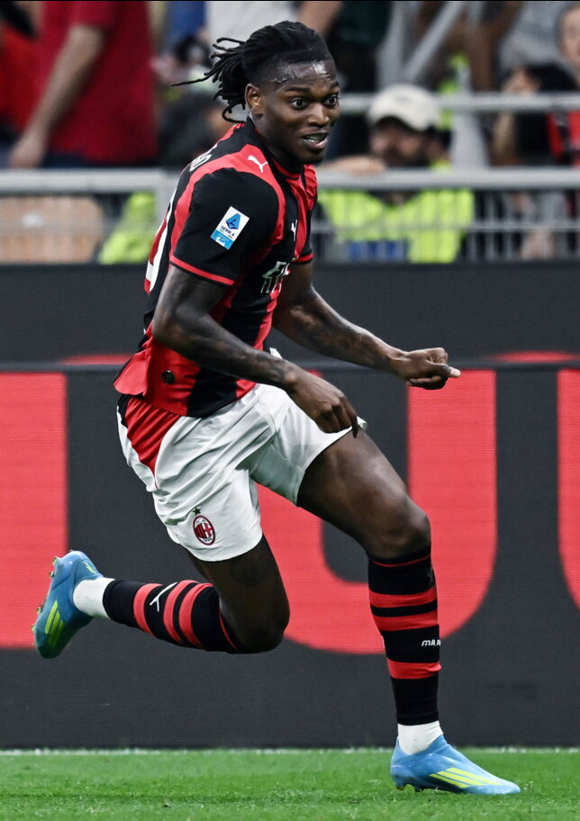 Clamorosa ipotesi di scambio Leao-Ruben Dias tra Milan e City con la benedizione di Jorge Mendes