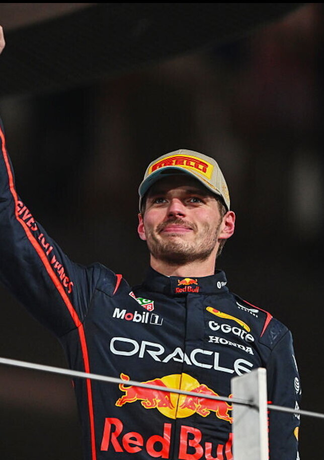Verstappen, altro che addio: rinnova con la Red Bull fino al 2030 VIDEO