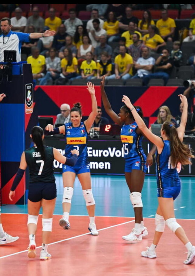 Due su due per le azzurre di Velasco: l'Italia supera 3-0 anche il Montenegro. Domani la Svezia