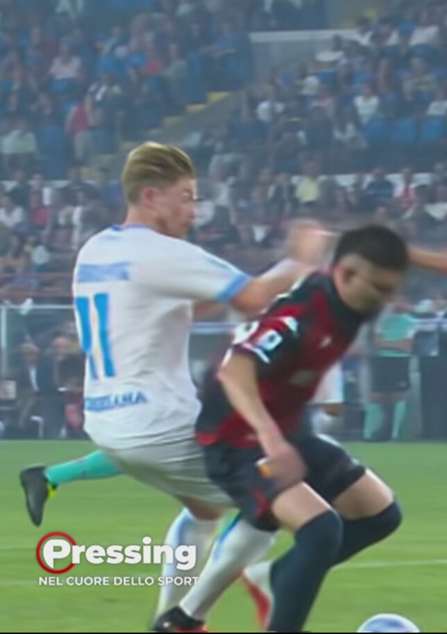 Orsato difende Di Bello: De Bruyne-Vasquez non un errore. Ma il Genoa prepara un dossier