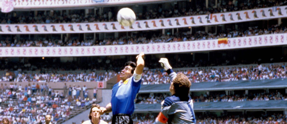 Il pallone della Mano de Dios battuto all'asta per quasi 3 milioni di euro!