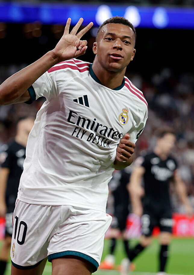 Il Real Madrid festeggia il ritorno di Mou al Bernabeu: 4 gol alla Real Sociedad e tripletta di Mbappé