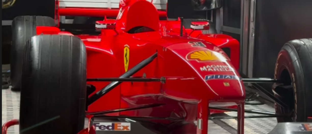 F1, GP Monza: la Ferrari di Schumacher esposta in sede Aci a Milano
