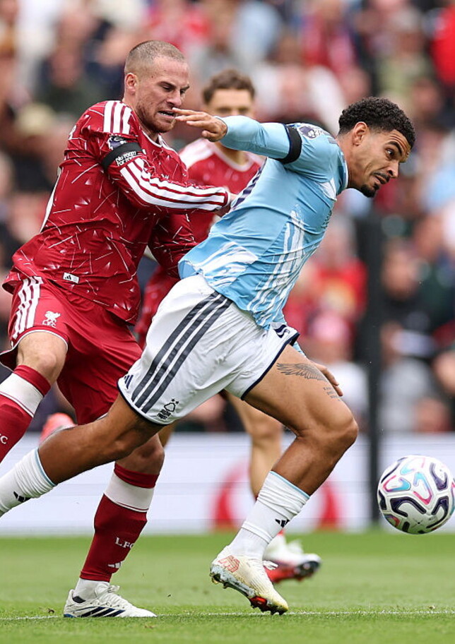 Il Liverpool si salva ancora nel finale: anche con il Nottingham Forest finisce 2-2
