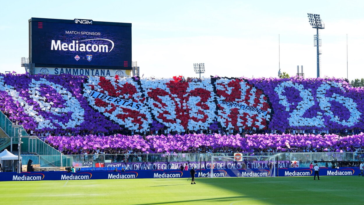 Fiorentina, le foto della festa per i 100 anni: coreografia da brividi e tanti ex sugli spalti